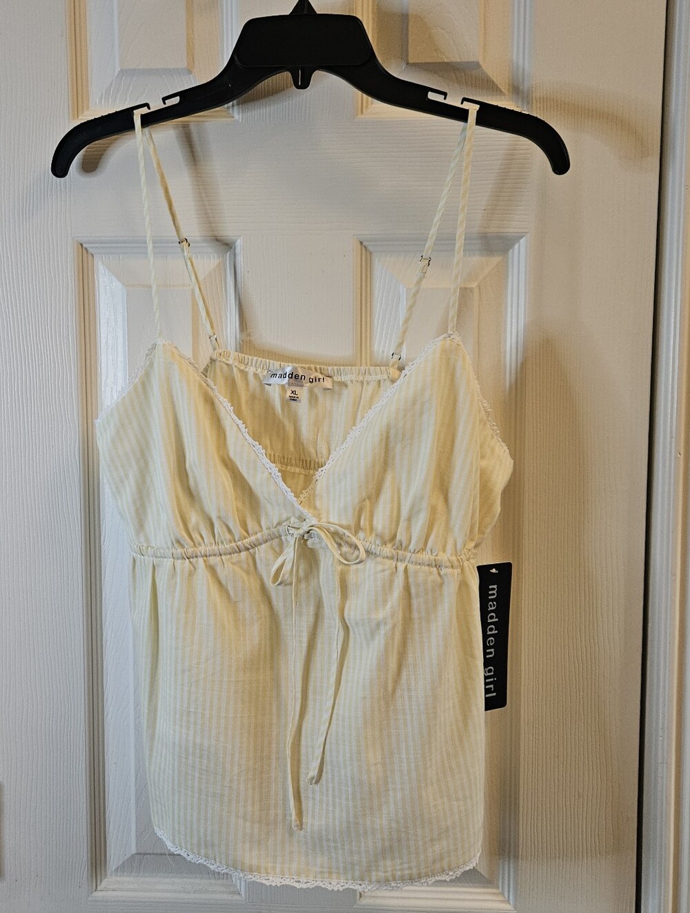 Madden Girl Cream and Yellow Striped Tie-Front Cami, NWT, XL Jr